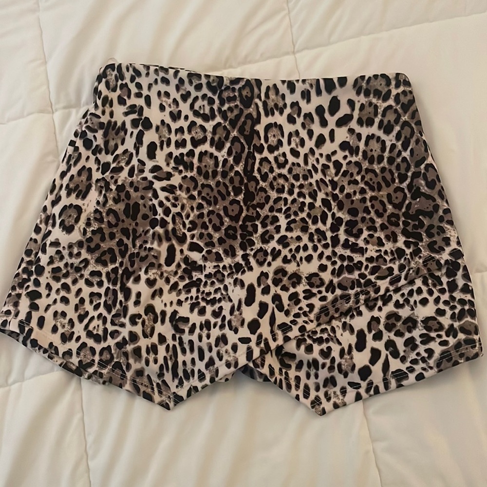 Cheetah print American threads skort.